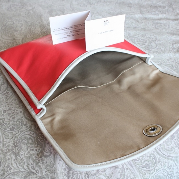 Coach iPad case - Picture 5 of 7